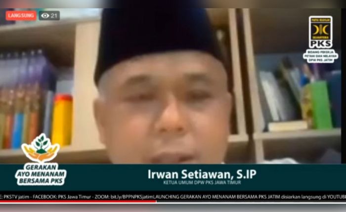 Kang Irwan Inisiasi Gerakan Ayo Menanam Kang Irwan Inisiasi Gerakan Ayo Menanam