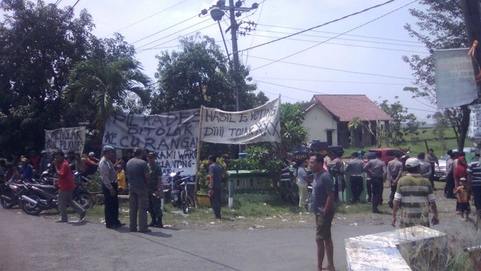 Warga Klantingsari Minta Pilkades Diulang, Pilkades Sidokepung Dilaporkan Polisi Warga Klantingsari Minta Pilkades Diulang, Pilkades Sidokepung Dilaporkan Polisi
