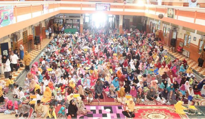 Terapkan Nilai Kepemimpinan, Lembaga Pendidikan Al Muslim Santuni 1.370 Dhuafa dan Anak Yatim Terapkan Nilai Kepemimpinan, Lembaga Pendidikan Al Muslim Santuni 1.370 Dhuafa dan Anak Yatim