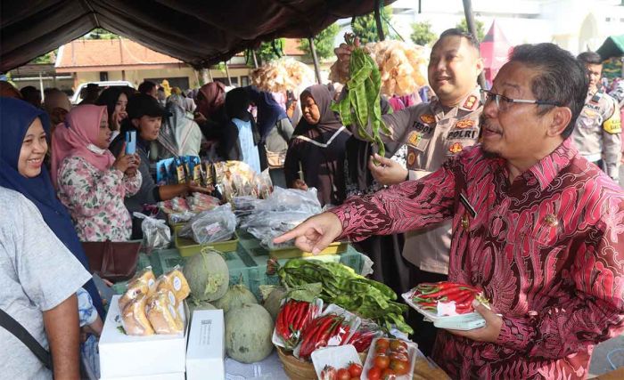 Gandeng Pemkab dan Bulog, Polres Pasuruan Gelar Bazar Sembako Murah Ramadan