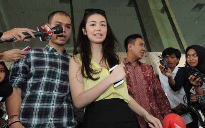 OC Kaligis Resmi Praperadilkan KPK, Velove: Papa Banyak Penyakit dan Sudah Uzur OC Kaligis Resmi Praperadilkan KPK, Velove: Papa Banyak Penyakit dan Sudah Uzur