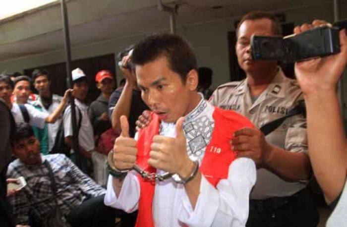 Sanggahan Artis yang Terlibat Prostitusi Jaringan Robby Abbas Sia-sia Sanggahan Artis yang Terlibat Prostitusi Jaringan Robby Abbas Sia-sia