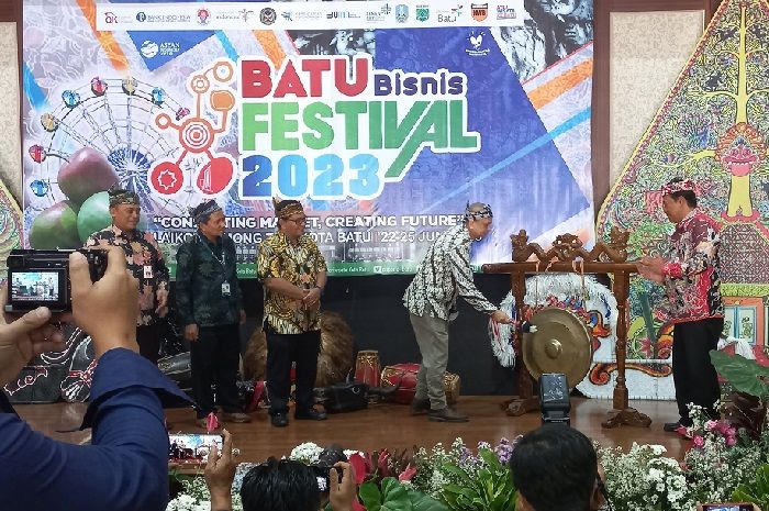 Batu Bisnis Festival 2023, Ratusan UMKM dan Seniman Unjuk Produk dan Kreativitas Batu Bisnis Festival 2023, Ratusan UMKM dan Seniman Unjuk Produk dan Kreativitas