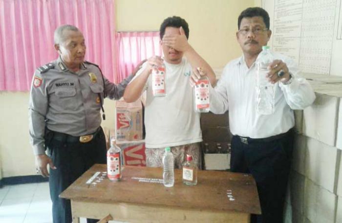 Gudang Miras di Desa Keper Digerebek Polisi Gudang Miras di Desa Keper Digerebek Polisi