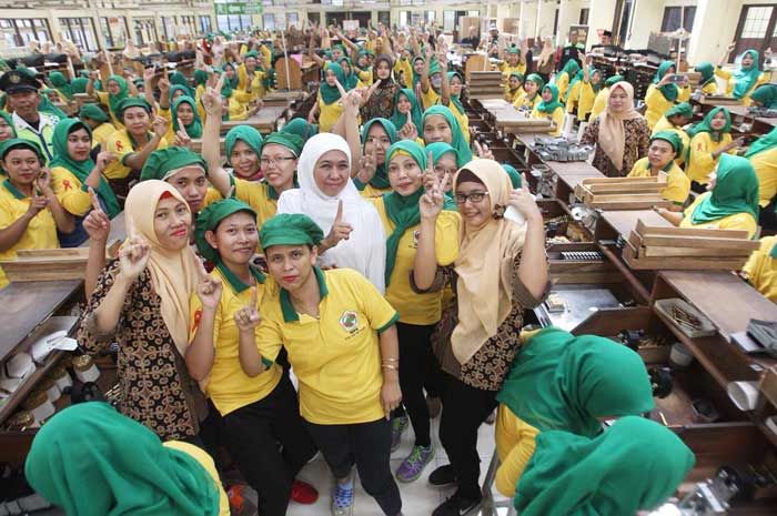 Buruh MPS Gondang: Khofifah Pemimpin Idaman Rakyat Buruh MPS Gondang: Khofifah Pemimpin Idaman Rakyat