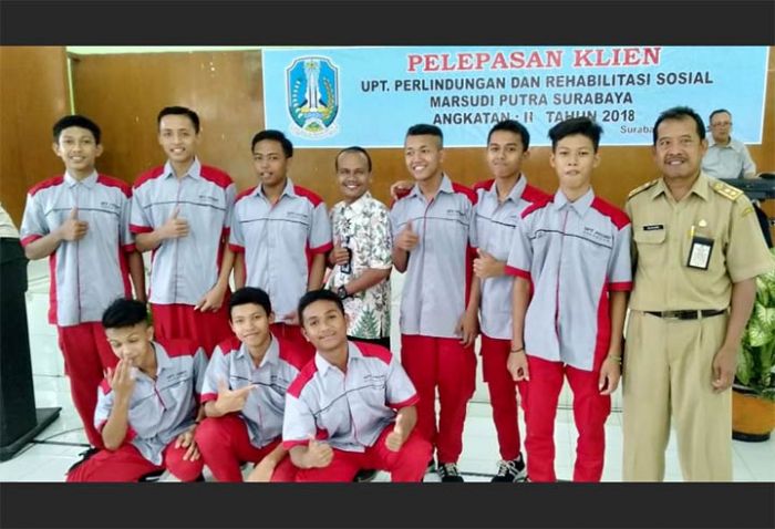 Dinsos Pacitan Kembali Kirimkan Puluhan Anak ke Panti Rehabilitasi Sosial di Surabaya Dinsos Pacitan Kembali Kirimkan Puluhan Anak ke Panti Rehabilitasi Sosial di Surabaya