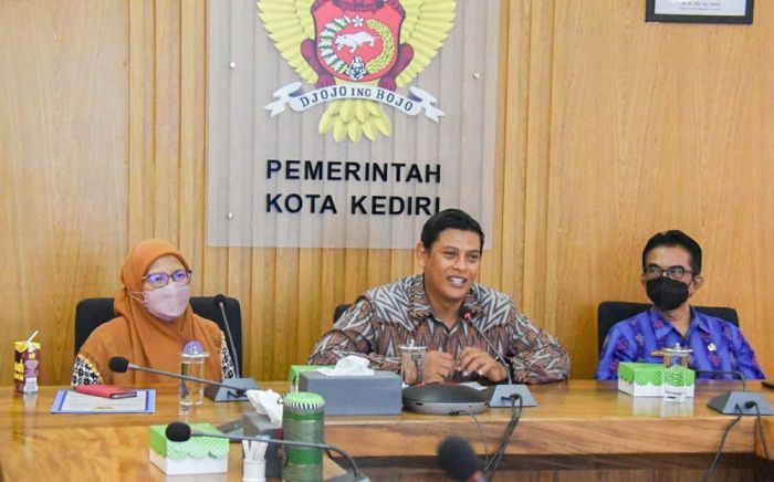 Kota Kediri Raih Penghargaan dari Pusat Inovasi Kota dan Komunitas Cerdas ITB Kota Kediri Raih Penghargaan dari Pusat Inovasi Kota dan Komunitas Cerdas ITB