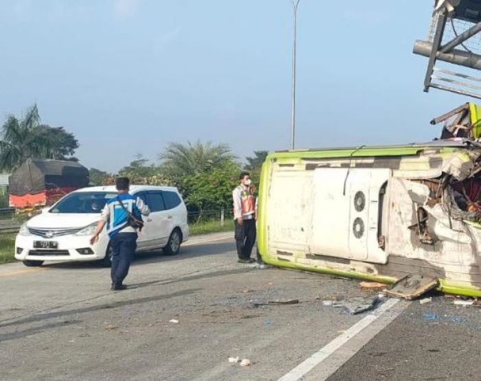 Khofifah Terpukul atas Kecelakaan Bus  Ardiansyah, Minta Pengendara Berhenti Setiap 4 Jam​