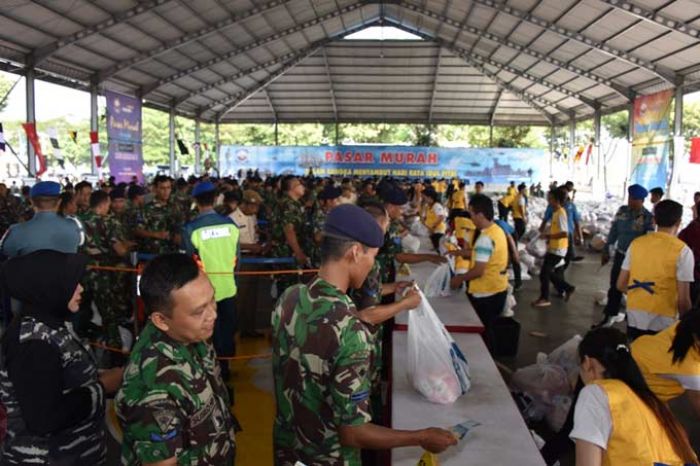 Sambut Lebaran, Koarmada II Selenggarakan Pasar Murah