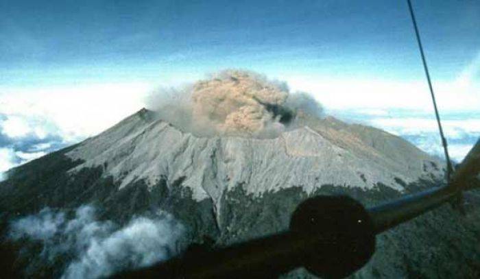 Dampak Gunung Raung, Bandara Notohadinegoro Jember Tutup Dampak Gunung Raung, Bandara Notohadinegoro Jember Tutup