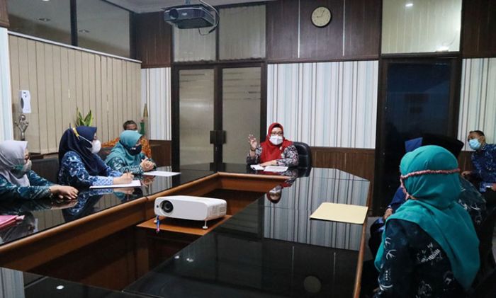 Susah Dapat Jam Mengajar, Guru Bahasa Inggris SD di Gresik Wadul Wabup Bu Min Susah Dapat Jam Mengajar, Guru Bahasa Inggris SD di Gresik Wadul Wabup Bu Min