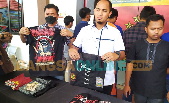 8 Pesilat di Jombang Diamankan Usai Keroyok Warga 8 Pesilat di Jombang Diamankan Usai Keroyok Warga
