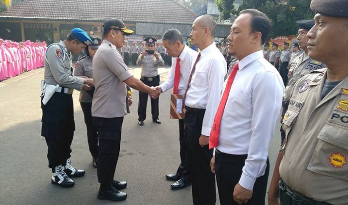 16 Anggota Polres Malang Kota Dapat Penghargaan