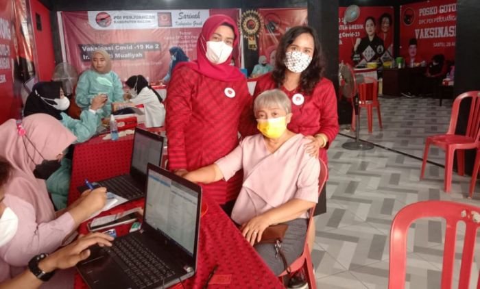 Terus Bergerak Bantu Masyarakat, DPC Sarinah Gresik Gelar Vaksinasi Dosis II Terus Bergerak Bantu Masyarakat, DPC Sarinah Gresik Gelar Vaksinasi Dosis II