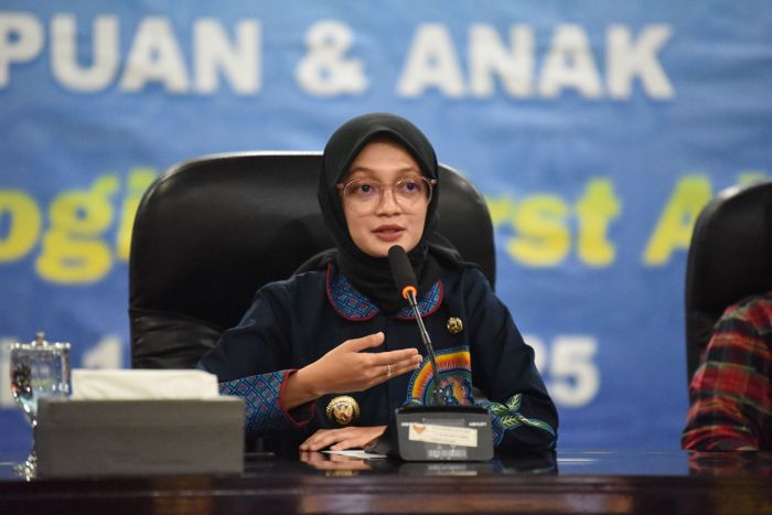 Wali Kota Vinanda Beri Arahan Satgas PPA se-Kota Kediri, Cegah Kekerasan Perempuan dan Anak Wali Kota Vinanda Beri Arahan Satgas PPA se-Kota Kediri, Cegah Kekerasan Perempuan dan Anak