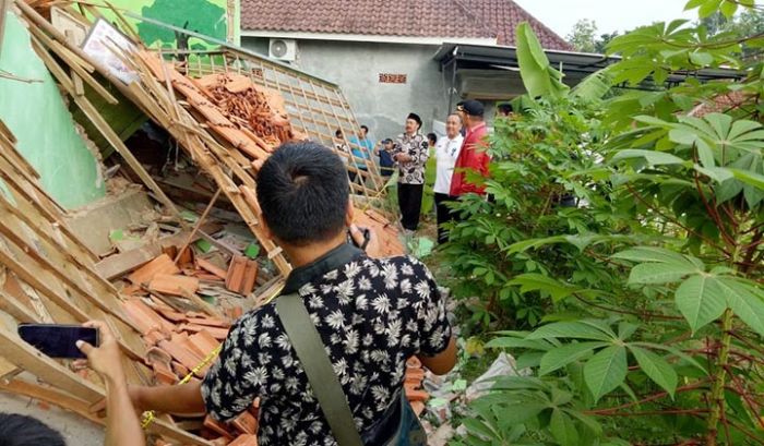 Baru 2 Tahun Direnovasi, SDN Samaran 2 Sampang Ambruk, Polisi Usut Kontraktor dan Pelaku Utama