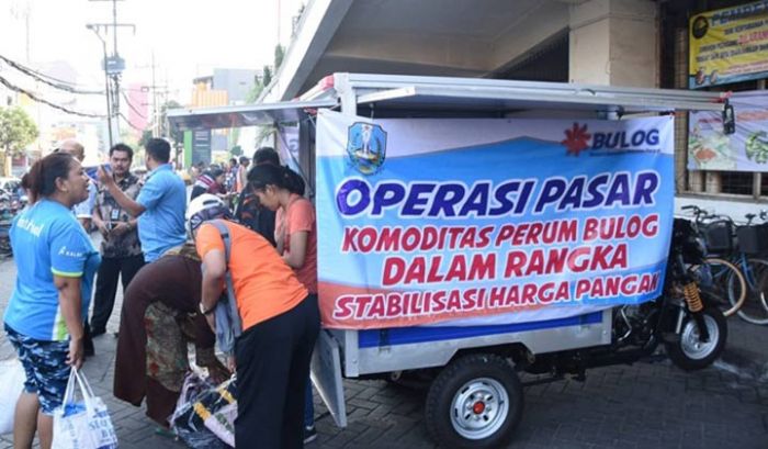 Stabilkan Harga Cabai, Pemprov Jatim Gelar Operasi Pasar Stabilkan Harga Cabai, Pemprov Jatim Gelar Operasi Pasar