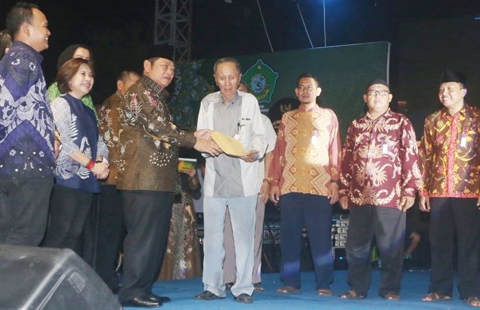 Anggota Komisi XI DPR RI Apresiasi Lelang Bandeng Pemkab Sidoarjo Anggota Komisi XI DPR RI Apresiasi Lelang Bandeng Pemkab Sidoarjo