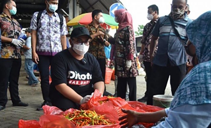 Gagal Panen, Cabai di Kediri Tembus Rp 100 Ribu per Kg, Bupati Kediri: Penjual Pecel Terdampak Gagal Panen, Cabai di Kediri Tembus Rp 100 Ribu per Kg, Bupati Kediri: Penjual Pecel Terdampak