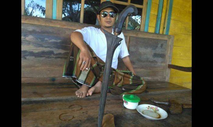 Menengok Aktivitas Pecinta Keris di Tuban, Kolektor Harus Berusaha Pahami Keinginan si Mpu Menengok Aktivitas Pecinta Keris di Tuban, Kolektor Harus Berusaha Pahami Keinginan si Mpu