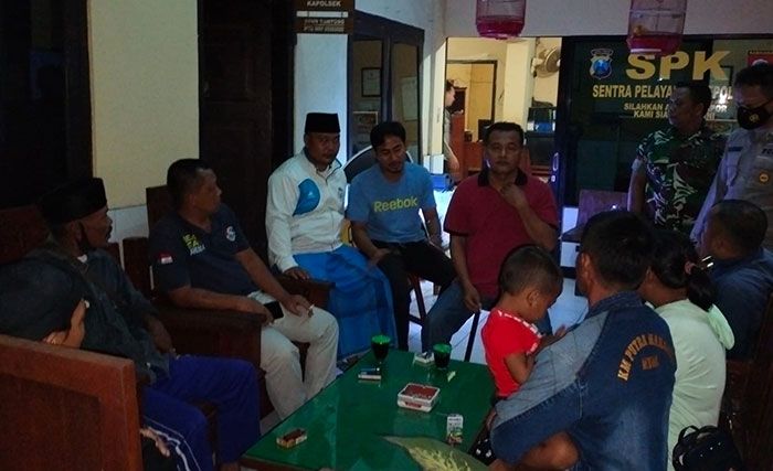 Dituduh Miliki Ilmu Santet, Pasutri di Gili Ketapang Probolinggo Diusir Warga Dituduh Miliki Ilmu Santet, Pasutri di Gili Ketapang Probolinggo Diusir Warga