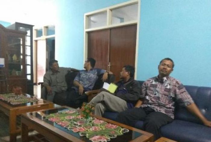 Merasa Ditilap RS Gambiran, Belasan Warga di Kediri Mengadu ke Dewan