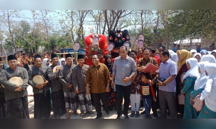 Diiringi Barongsai dan Rebana, Agus Maimun Kembalikan Formulir Pendaftaran Bacabup Tuban di PDIP