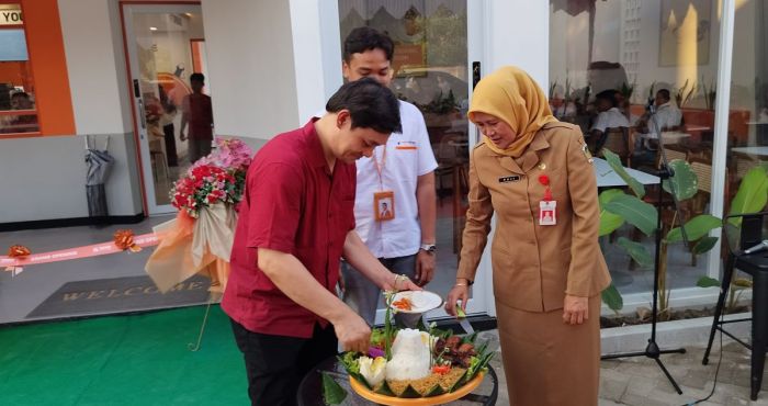 Tempat Nongkrong Baru di Caruban Madiun! Tomoro Coffee Hadir di Mejayan, Diresmikan Kadisparpora