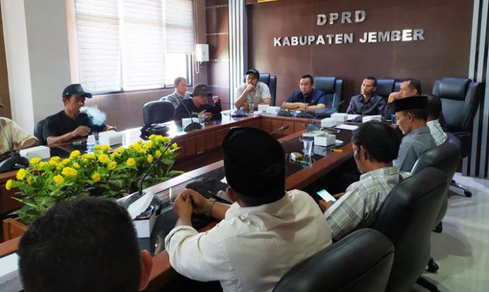 Kawal Interpelasi Bupati Faida, Aktivis Jember Siapkan Aksi Lima Hari Berturut-turut Kawal Interpelasi Bupati Faida, Aktivis Jember Siapkan Aksi Lima Hari Berturut-turut
