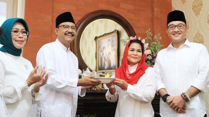 Tumpeng ke-2 Puti Guntur untuk Gus Ipul