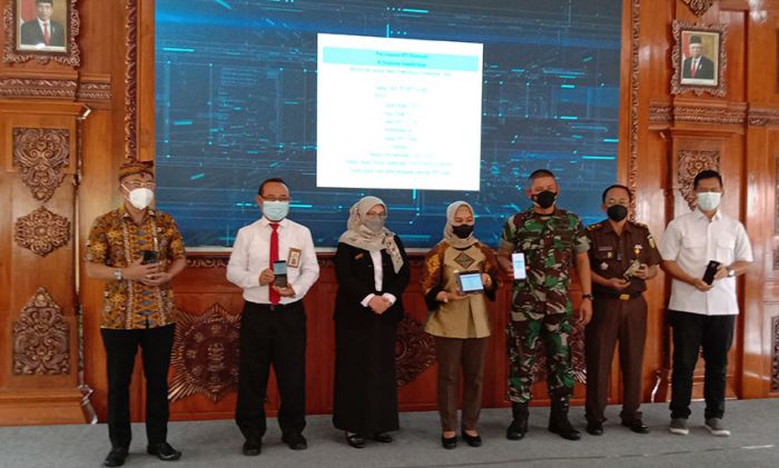 Gelar Pekan Panutan Pajak, Wali Kota Mojokerto Laporkan SPT Tahunan Gelar Pekan Panutan Pajak, Wali Kota Mojokerto Laporkan SPT Tahunan
