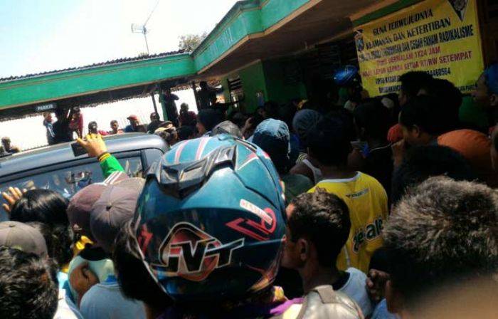 Maling di Desa Sembung, Parengan Tuban Nyonyor Digebuki Warga Maling di Desa Sembung, Parengan Tuban Nyonyor Digebuki Warga