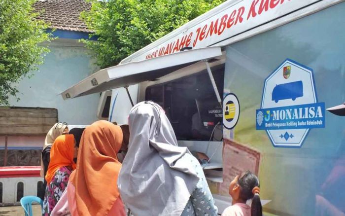 Wujudkan Transformasi Digital, Dispendukcapil Jember Terjunkan J-Monalisa Wujudkan Transformasi Digital, Dispendukcapil Jember Terjunkan J-Monalisa