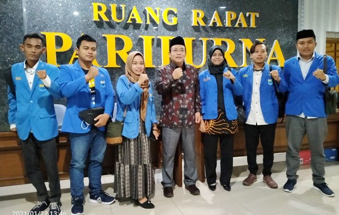 Kenalkan Kepengurusan Baru, PC PMII Sidoarjo Gelar Silaturahim dengan DPRD Kenalkan Kepengurusan Baru, PC PMII Sidoarjo Gelar Silaturahim dengan DPRD