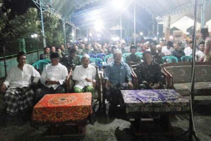 Satgas TMMD dan Warga Plumpang Hadiri Pengajian Isra Satgas TMMD dan Warga Plumpang Hadiri Pengajian Isra