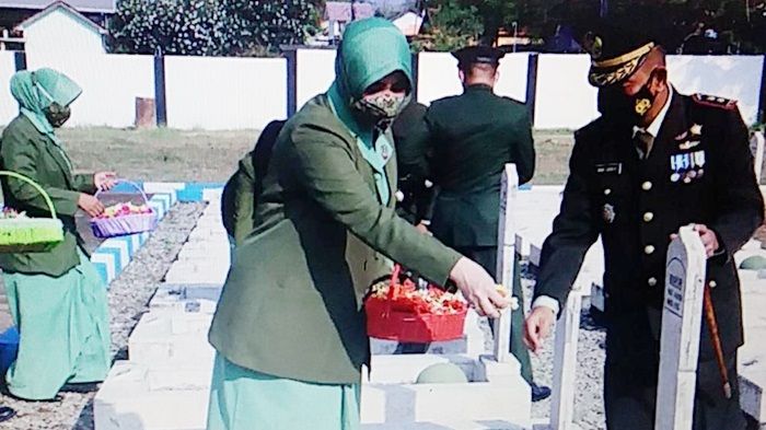 Peringati HUT TNI, Jajaran Kodim 0827/Sumenep Ziarah ke TMP Jokotole Peringati HUT TNI, Jajaran Kodim 0827/Sumenep Ziarah ke TMP Jokotole