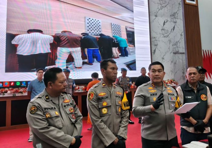 Amankan 41 Orang dalam Kerusuhan di Kantor DPRD, Kapolres Blitar Ungkap Hal ini Amankan 41 Orang dalam Kerusuhan di Kantor DPRD, Kapolres Blitar Ungkap Hal ini