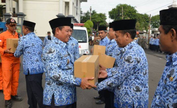Sebulan Pasca Banjir Bandang, Pemkab Tuban Akhirnya Beri Bantuan Sebulan Pasca Banjir Bandang, Pemkab Tuban Akhirnya Beri Bantuan