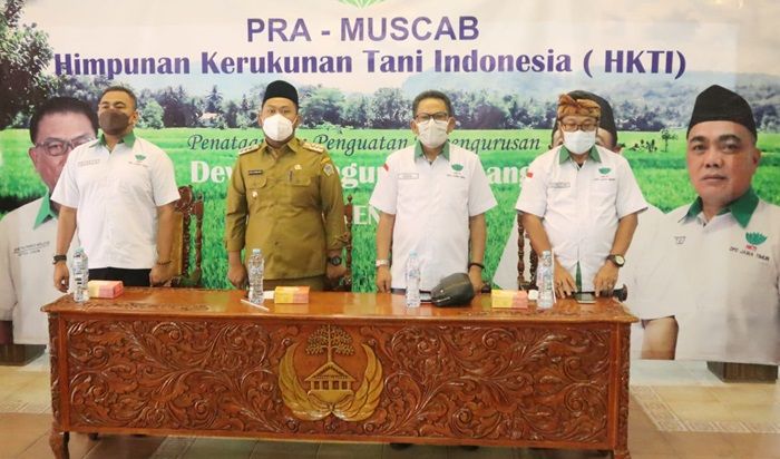 Bupati Gresik Apresiasi Kehadiran HKTI hingga Tingkat Desa Bupati Gresik Apresiasi Kehadiran HKTI hingga Tingkat Desa