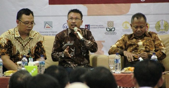 Pemprov Jatim Larang Kendaraan Dinas untuk Mudik Lebaran Pemprov Jatim Larang Kendaraan Dinas untuk Mudik Lebaran