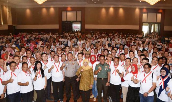 Gubernur Khofifah Apresiasi FORKAS Jatim Gagas Deklarasi Bersatu dan Damailah Indonesia Gubernur Khofifah Apresiasi FORKAS Jatim Gagas Deklarasi Bersatu dan Damailah Indonesia