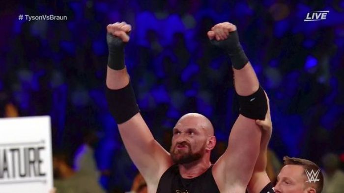 ​Tyson Fury Fokus ke WWE dan Lupakan Tinju, setelah Berhasil KO-kan Strowman