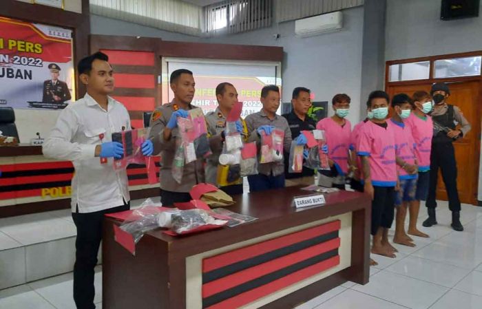 Polres Tuban Sita Uang Palsu Senilai Rp10 Juta Polres Tuban Sita Uang Palsu Senilai Rp10 Juta