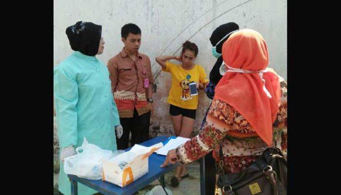 Razia Tempat Kos di Blitar, Petugas Dapati Pasangan Mesum dan LGBT Razia Tempat Kos di Blitar, Petugas Dapati Pasangan Mesum dan LGBT
