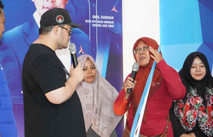 Dhito Minta Kebijakan Zonasi Dikaji Ulang Dhito Minta Kebijakan Zonasi Dikaji Ulang