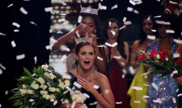 Tak Sekadar Seksi, Tapi Piawai Mainan ‘Sabun’, Ahli Biokimia Virginia Dinobatkan Jadi Miss Amerika Tak Sekadar Seksi, Tapi Piawai Mainan ‘Sabun’, Ahli Biokimia Virginia Dinobatkan Jadi Miss Amerika