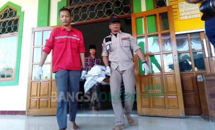 Santri Ponpes Mambaul Ulum Mojosari Meninggal Dianiaya Senior, Pendarahan di Kepala Santri Ponpes Mambaul Ulum Mojosari Meninggal Dianiaya Senior, Pendarahan di Kepala