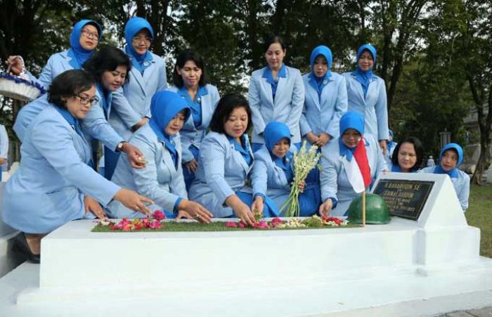 KDJAT Ikuti Ziarah di TMP Mayjen Sungkono KDJAT Ikuti Ziarah di TMP Mayjen Sungkono