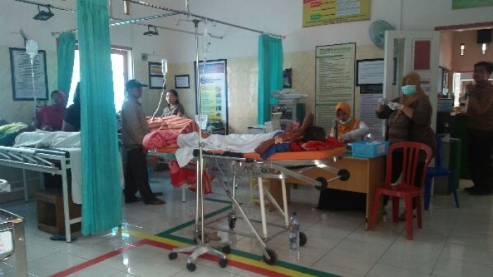 51 Warga Doko Blitar Keracunan Nasi Kenduri 51 Warga Doko Blitar Keracunan Nasi Kenduri