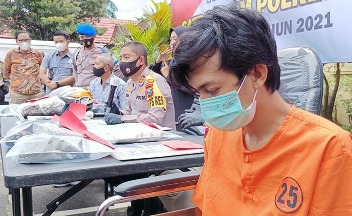 Polisi Akhirnya Ringkus Pelaku Pembunuhan Seorang Wanita di Hotel Lotus Kediri Polisi Akhirnya Ringkus Pelaku Pembunuhan Seorang Wanita di Hotel Lotus Kediri